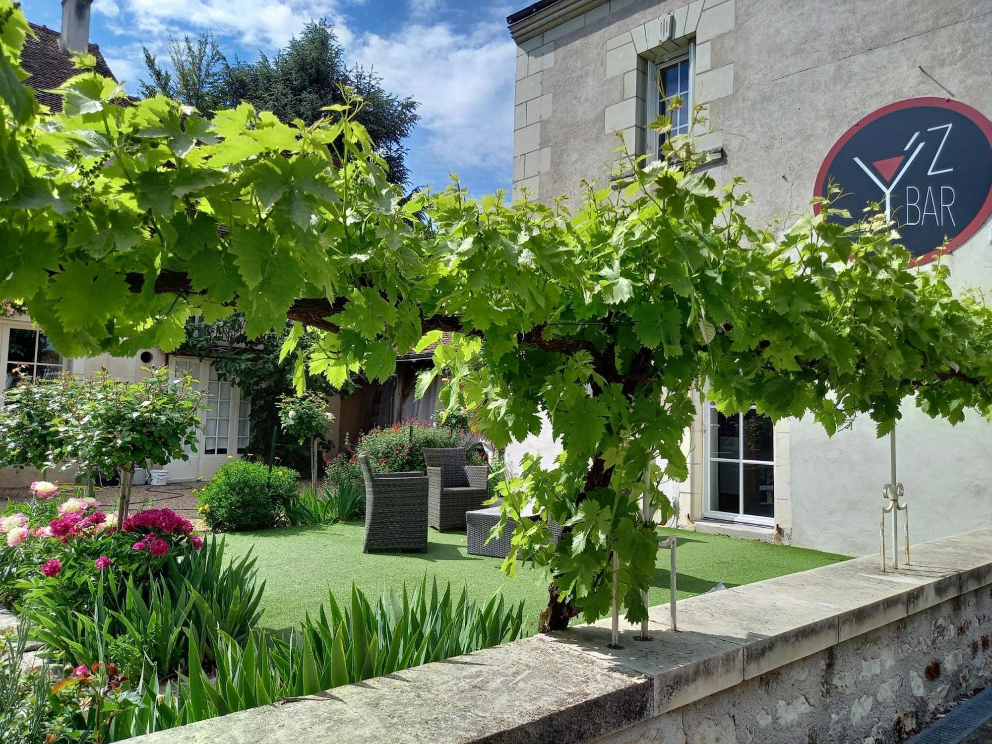 Logis Hotel Restaurant Relais De La Mothe Yzeures-sur-Creuse Ngoại thất bức ảnh